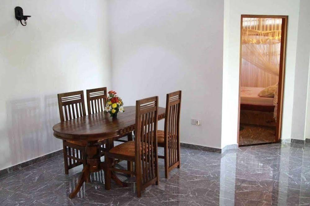 Coral Palm Villa And Apartment Unawatuna Kültér fotó